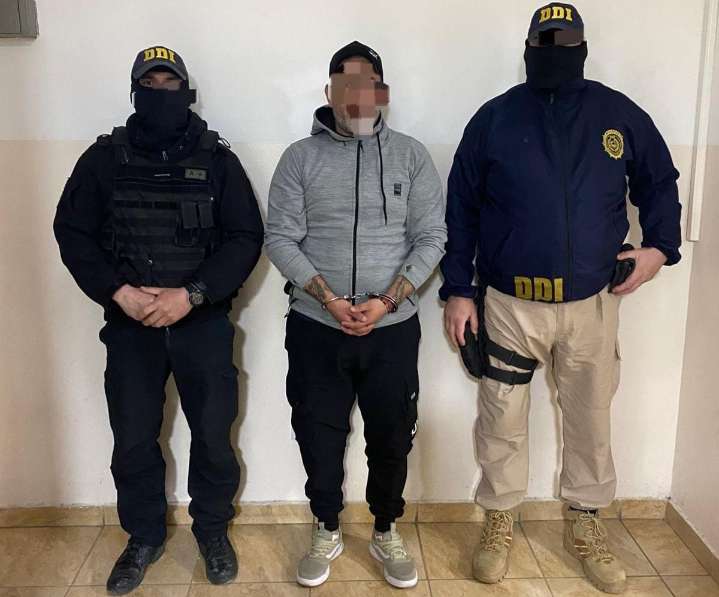 8Operativo policial en Puerto Deseado: allanamientos simultáneos por el caso Cattani