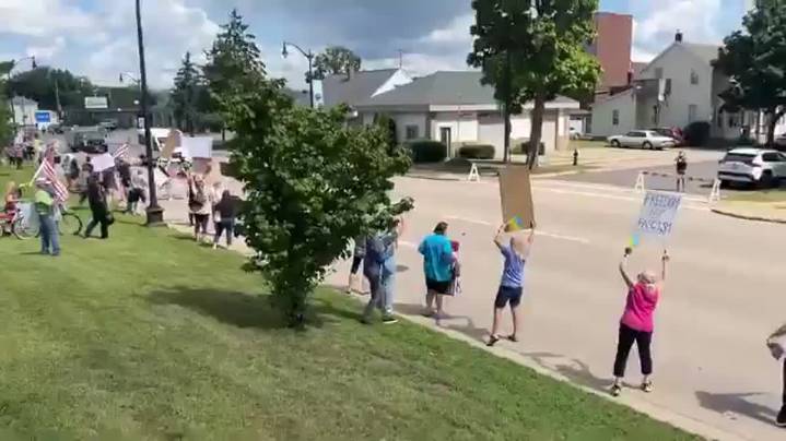 Look How Chickensh*t Vance Avoided Protesters In Wisconsin