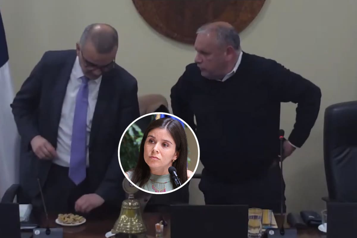 “Estos cu...”: Micrófono abierto deja en evidencia explosivo descargo de gobernador Mundaca contra “piño Barchiesi”