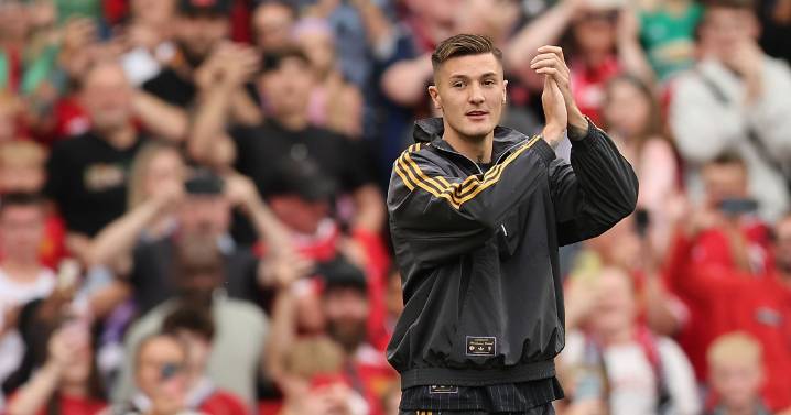 Mason Mount sends Benjamin Sesko message after Man United transfer and Ruben Amorim admission