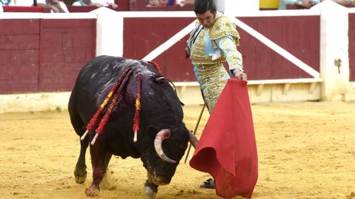 Morante de la Puebla, fuera del cartel de Huesca, recibe el alta tras la cornada en Pontevedra