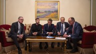 Vaivén frenético de reuniones con el futuro de Ucrania en juego: Europa y Trump hablan a días de la cumbre con Putin