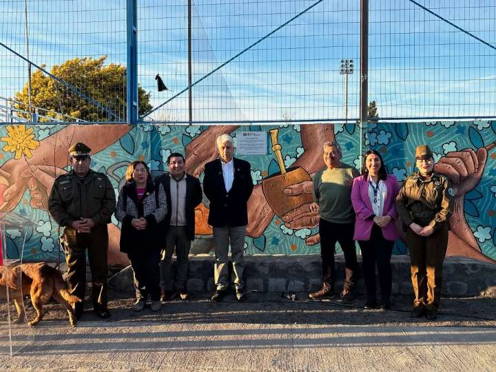 Quiero mi Barrio: Inauguran mural comunitario que retrata la historia e identidad del Barrio Arturo Prat.