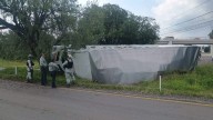 Conductora pierde el control y vuelca en el acceso a la comunidad de La Estancia