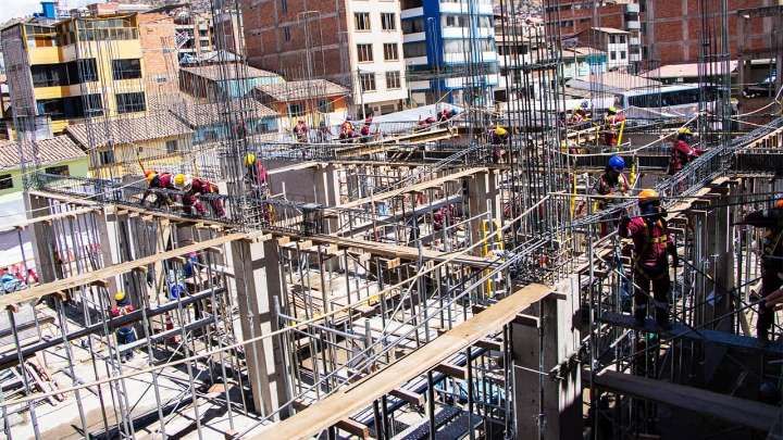 Aceleran construcción del Hospital Materno Infantil de Belenpampa con dos turnos de trabajo