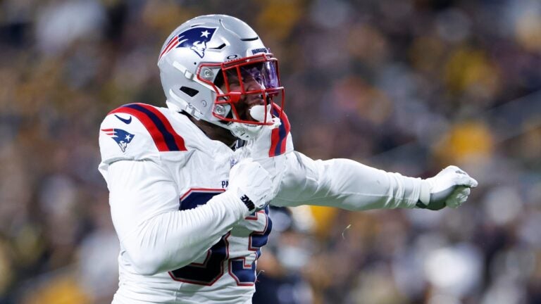 What Mike Vrabel said about Anfernee Jennings' three sacks