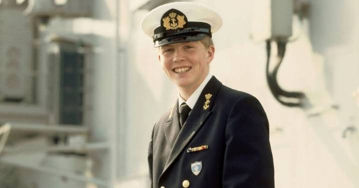 Las fotos vintage del esposo de Máxima Zorreguieta: a 40 años de su paso por la Marina Real