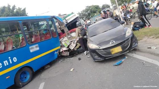 Choque múltiple en Bogotá deja 29 heridos y caos vehicular en la avenida Boyacá