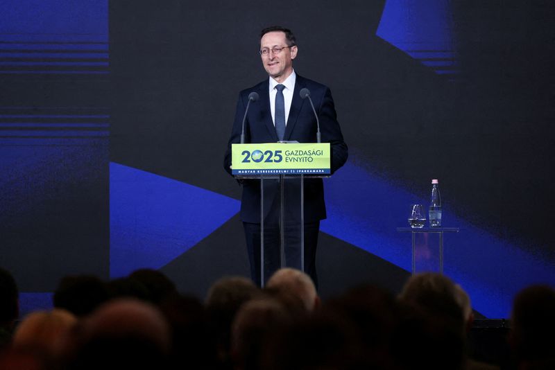 Hungary holds base rate at 6.5% as inflation pressures persist