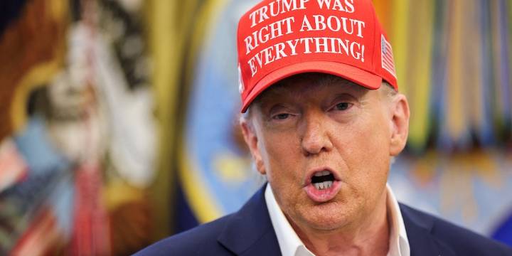 Trump dijo que “preferiría no asistir” a una cumbre entre Putin y Zelensky y criticó el ataque ruso a una fábrica estadounidense