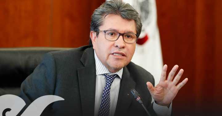 Monreal defiende sus vacaciones en España: “Fueron legítimas y por compromiso familiar”