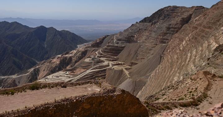 Por precio récord del oro empresas buscan el RIGI, pero el Gobierno analiza una cláusula clave