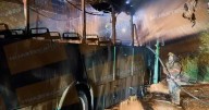 Fuego consume autobús de Vencedor en bulevar de Valles