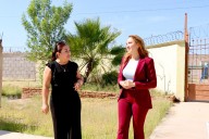 Apoya Carla Rivas al mejoramiento de la primaria Revolución Mexicana con entrega de pintura