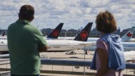 Air Canada says flights will resume Tuesday night after flight attendants strike ends