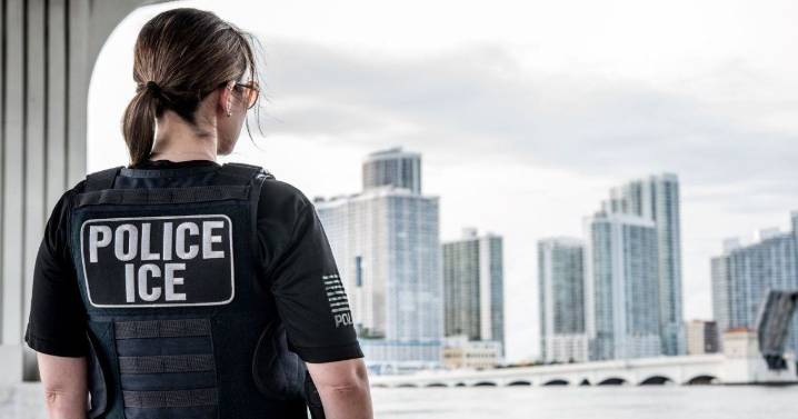 Si el ICE detiene a un ciudadano estadounidense, ¿Se puede reclamar una indemnización?