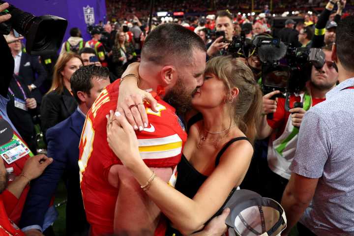 Taylor Swift announces engagement to Chiefs’ Travis Kelce