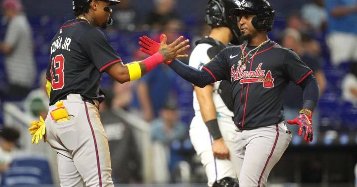 Braves romp Marlins with 9-run ninth inning