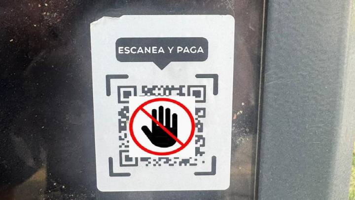 Alertan de la colocación de pegatinas con falsos códigos QR en parquímetros del Puerto de Palma para apropiarse de los datos personales y bancarios de las víctimas