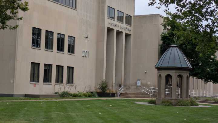 Warrant issued for Port Huron woman charged with robbery