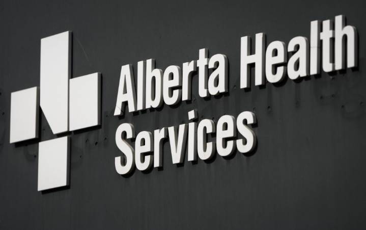 Fecal bacteria levels lead to water advisory for lake at Heritage Pointe: AHS