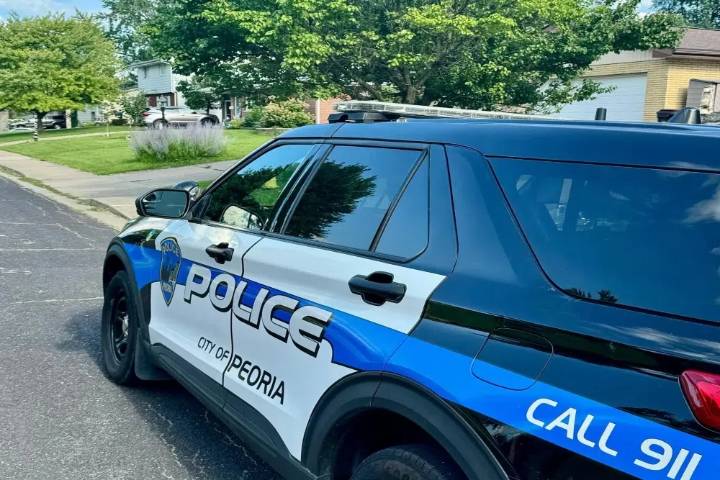 Teenager arrested by Peoria Police after allegedly using golf club during fight