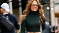 Grillo interrumpe show de Jennifer Lopez en Kazajistán y ella lo convierte en viral