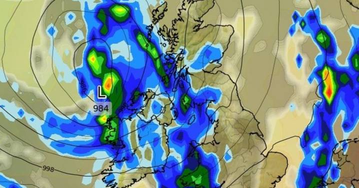 Met Office issues 350-mile rain warning as Hurricane Erin remnants batter UK