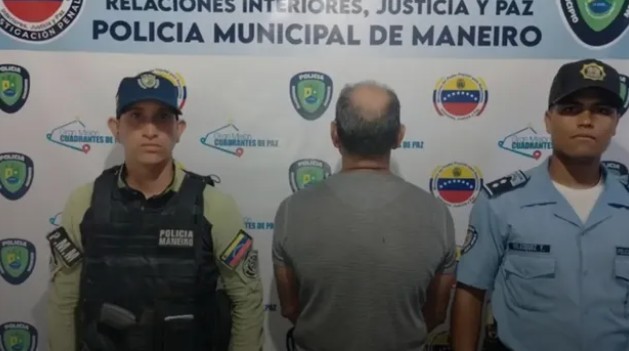 Detenido hombre por porte ilícito de arma de fuego en el sector Playa Moreno