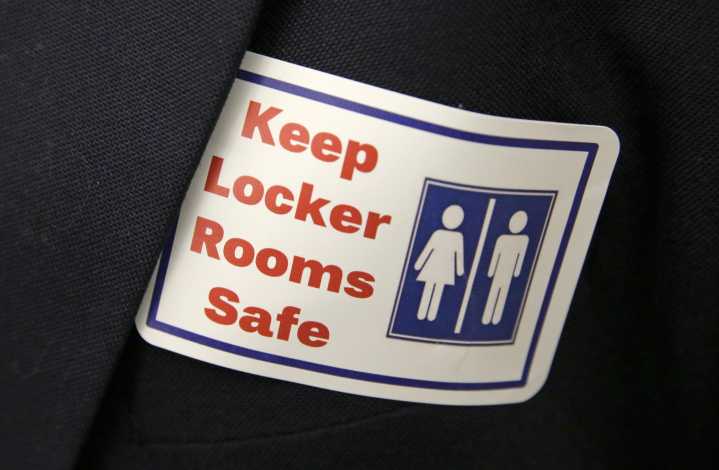 Loudoun Co. schools vote to keep bathroom, locker room gender policy despite Education Dept. finding