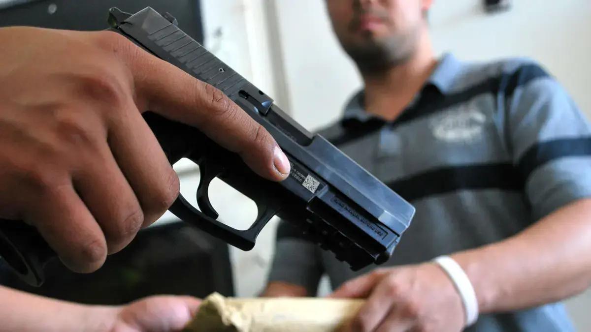Extorsión, la ‘caja menor’ que engorda las rentas de todas las mafias en el país: desde 2019 casi se triplican los casos denunciados