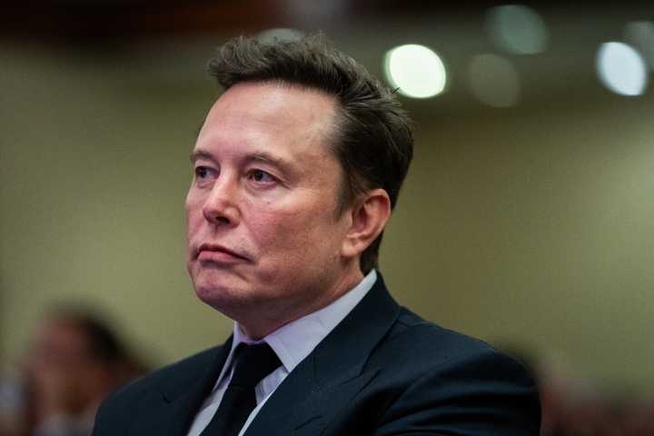 Elon Musk, xAI Sue Apple, OpenAI Over Alleged App Store Monopoly