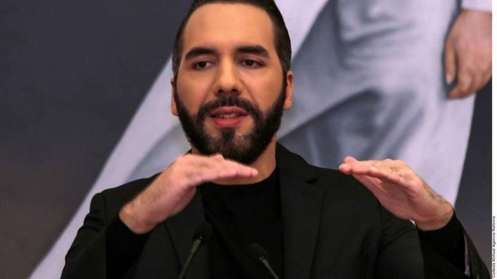 El Salvador aprueba reelección indefinida y extensión de mando