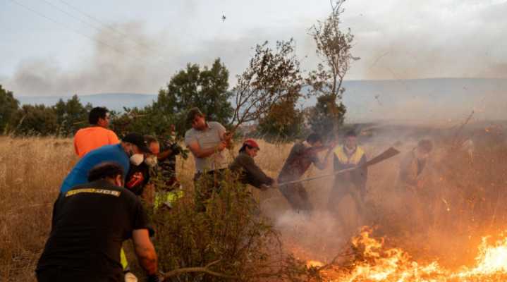 Molezuelas supera récord histórico: los incendios forestales desbordan España