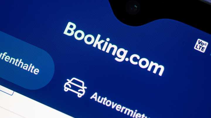 Ryanair alcanza el esperado acuerdo con Booking para poder comprar sus vuelos a través de la plataforma