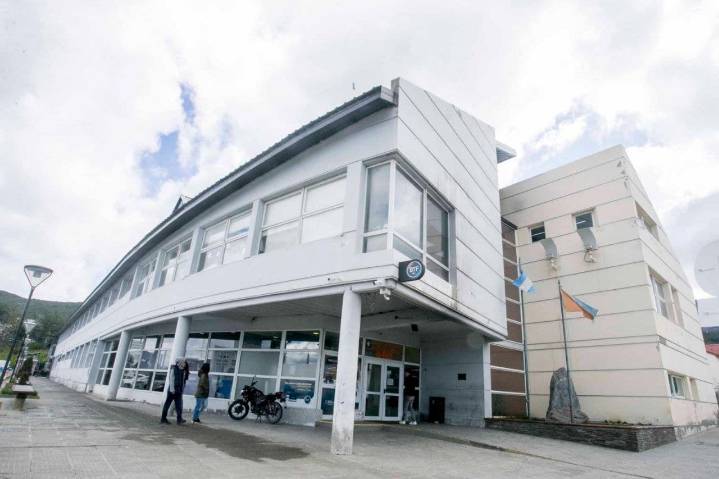 Desafectan de su trabajo al individuo que mordió a su expareja