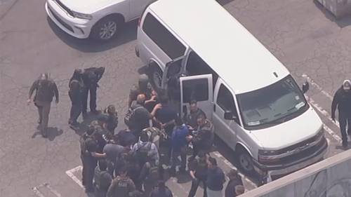 Gobierno de Donald Trump pide a Corte Suprema quitar restricciones a detención de migrantes en California