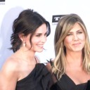 Jennifer Aniston & Courtney Cox Have a Mini Friends Reunion