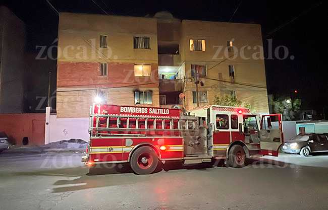 Incendio en departamento de la colonia González Cepeda desata alarma entre vecinos