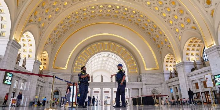 Trump extends control over Washington by taking management of Union Station away from Amtrak
