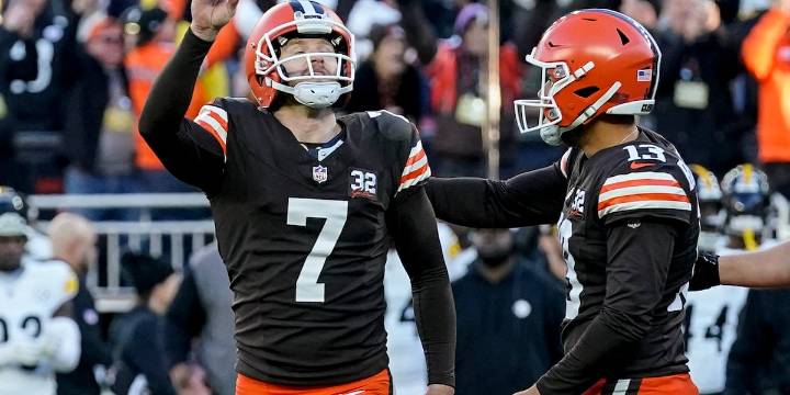 Browns cut kicker Dustin Hopkins
