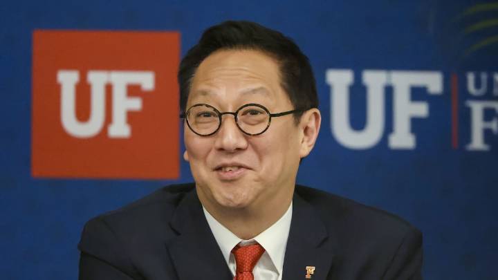 As UF keeps looking for next president, Santa Ono lands a new job