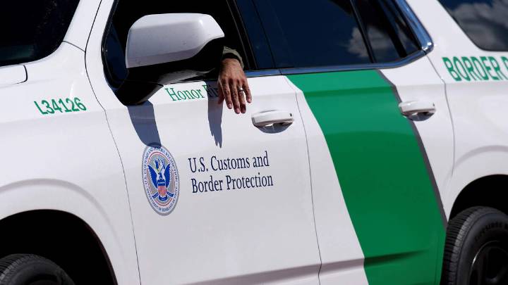 Border Patrol Arrests 2 Firefighters Battling Wildfire In Washington