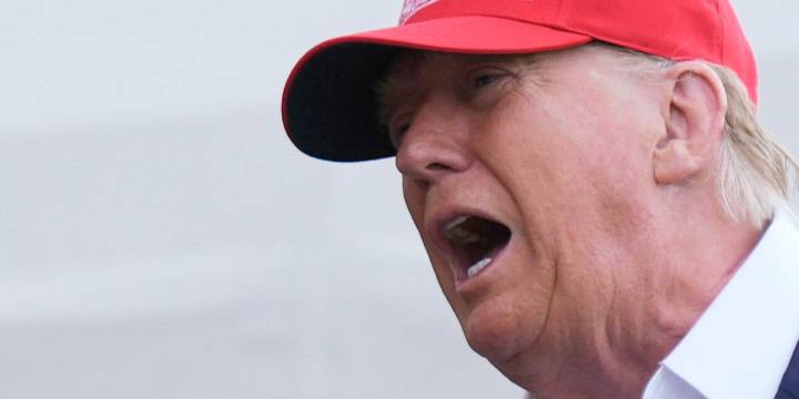Trump tiene un colapso de medianoche ‘masivo’ en la ráfaga de publicaciones en las redes sociales