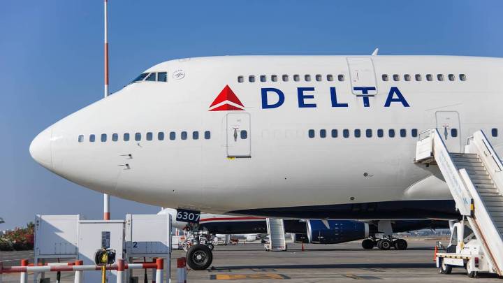 Fresno-Bound Passenger Says Delta Attendant Slapped Him, Seeks $20M