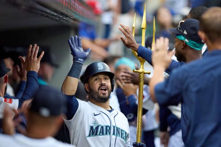 Suárez hits first homer since returning to Seattle as Mariners beat White Sox 8
