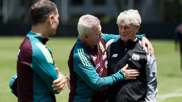 Bora Milutinović, extécnico de la Selección Mexicana, visita al Tri del ‘Vasco’