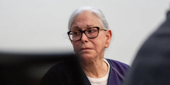 🔴 LIVE BLOG | Day 2 of jury selection begins in the murder and conspiracy trial of Donna Adelson