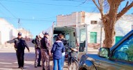 Intentó evadir un control y agredió a un efectivo