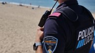 Detienen a un turista por colarse en la habitación de una mujer en un hotel y acariciarla mientras dormía